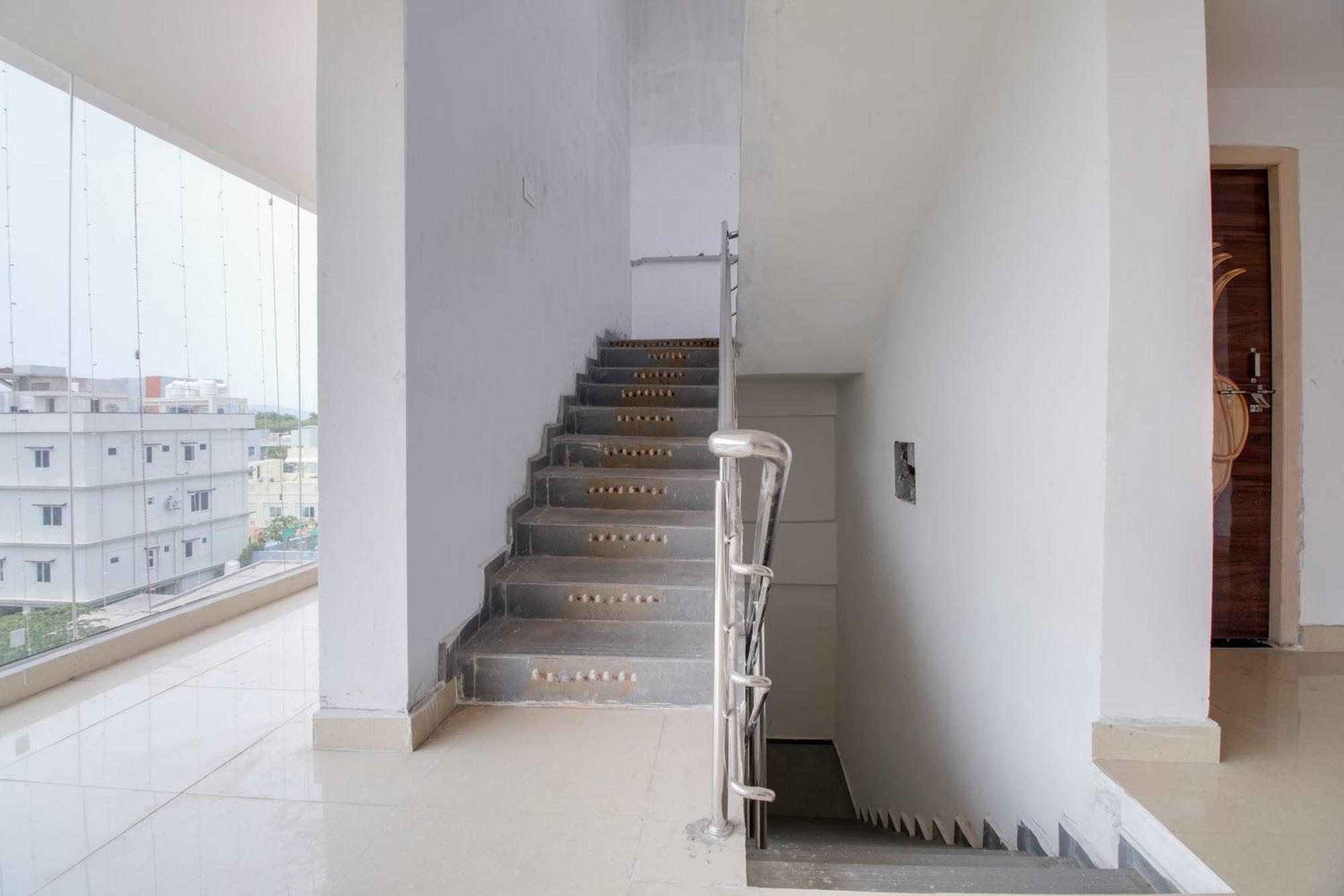 Hotel O Surya Prabha Kurmannapalem Exterior photo